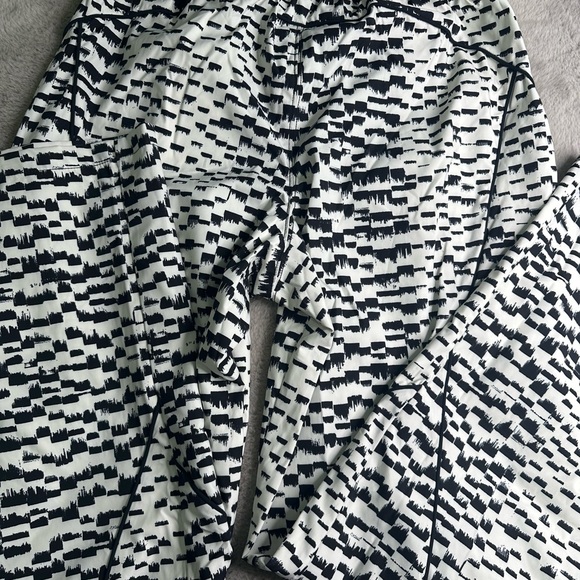 NWOT- FP Movement Aces Printed Pants - Picture 5 of 10